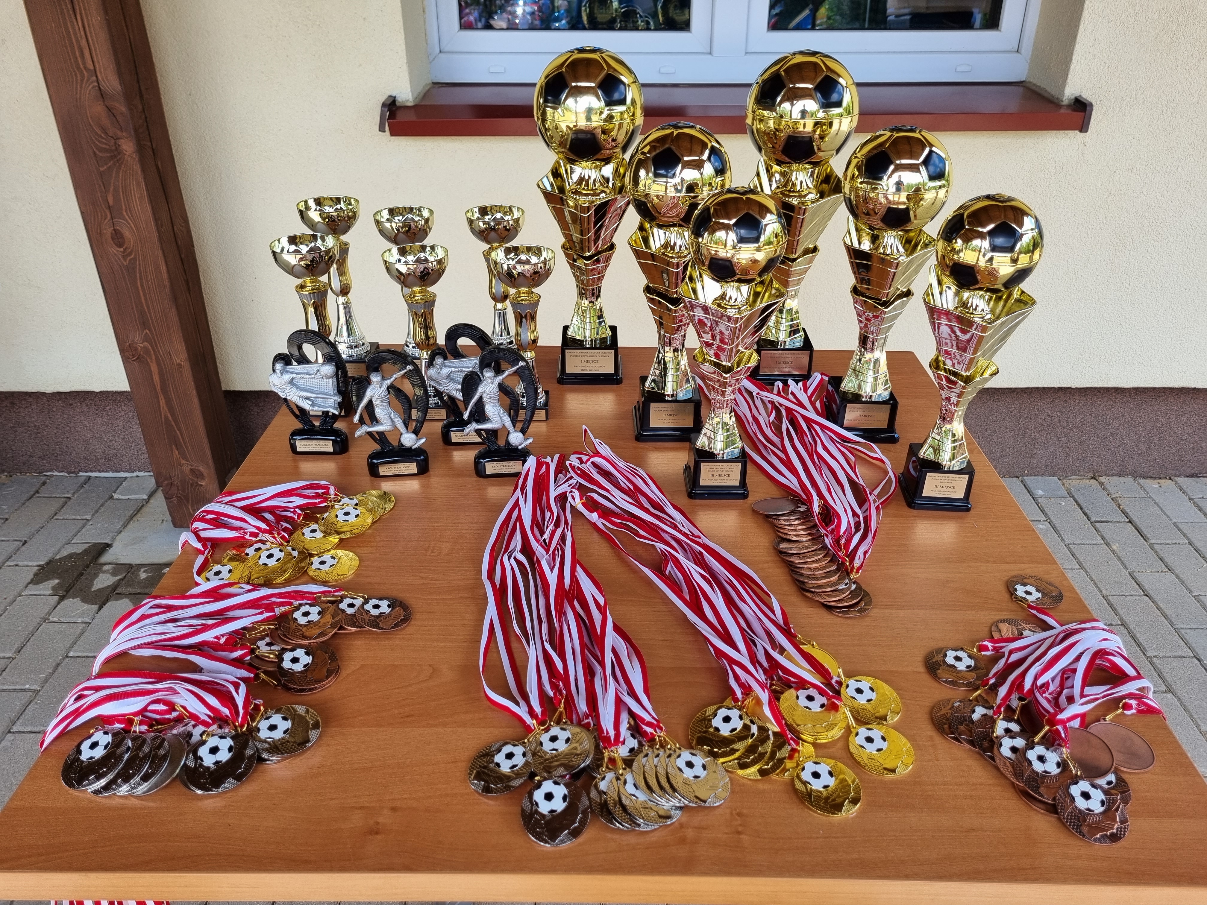Finały mistrzostw Gminy Oleśnica w piłce nożnej młodzików i juniorów młodszych.